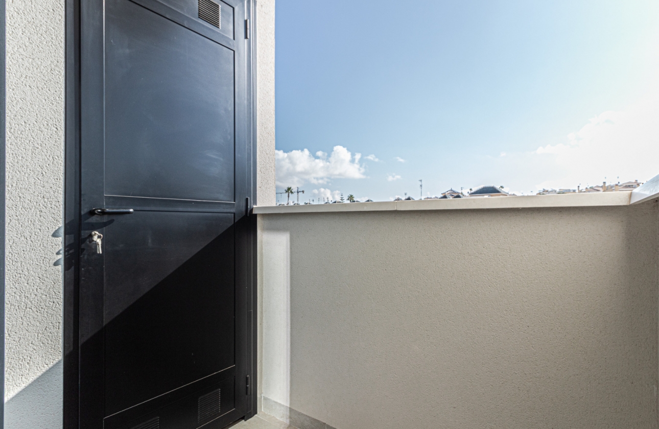 Resale - Apartment - Los Altos