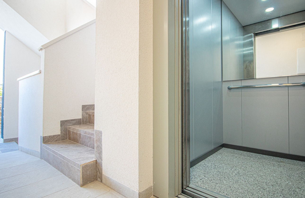 Resale - Apartment - Los Altos