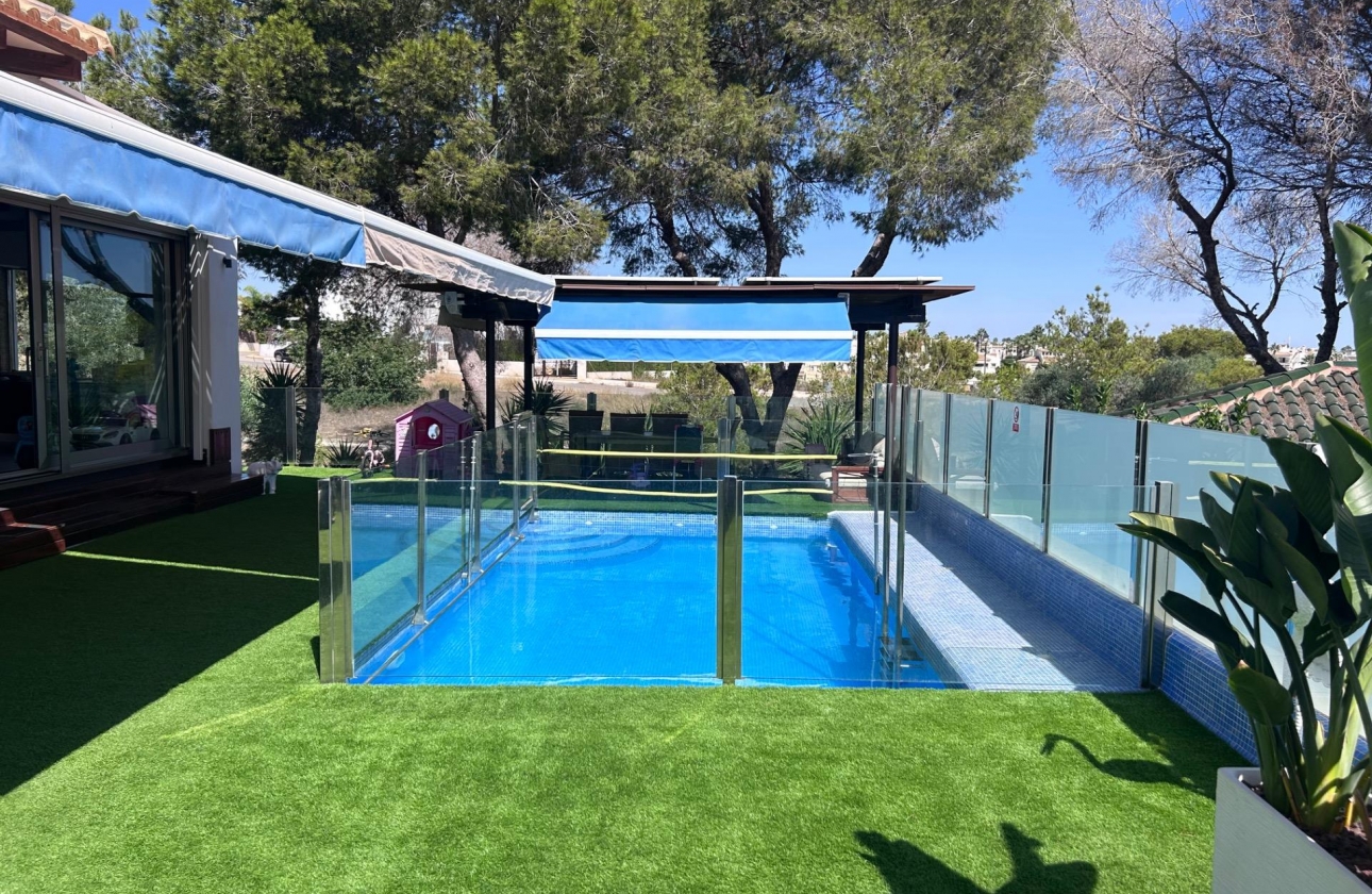 Rynek wtórny - Villa - Orihuela Costa - Montezenia