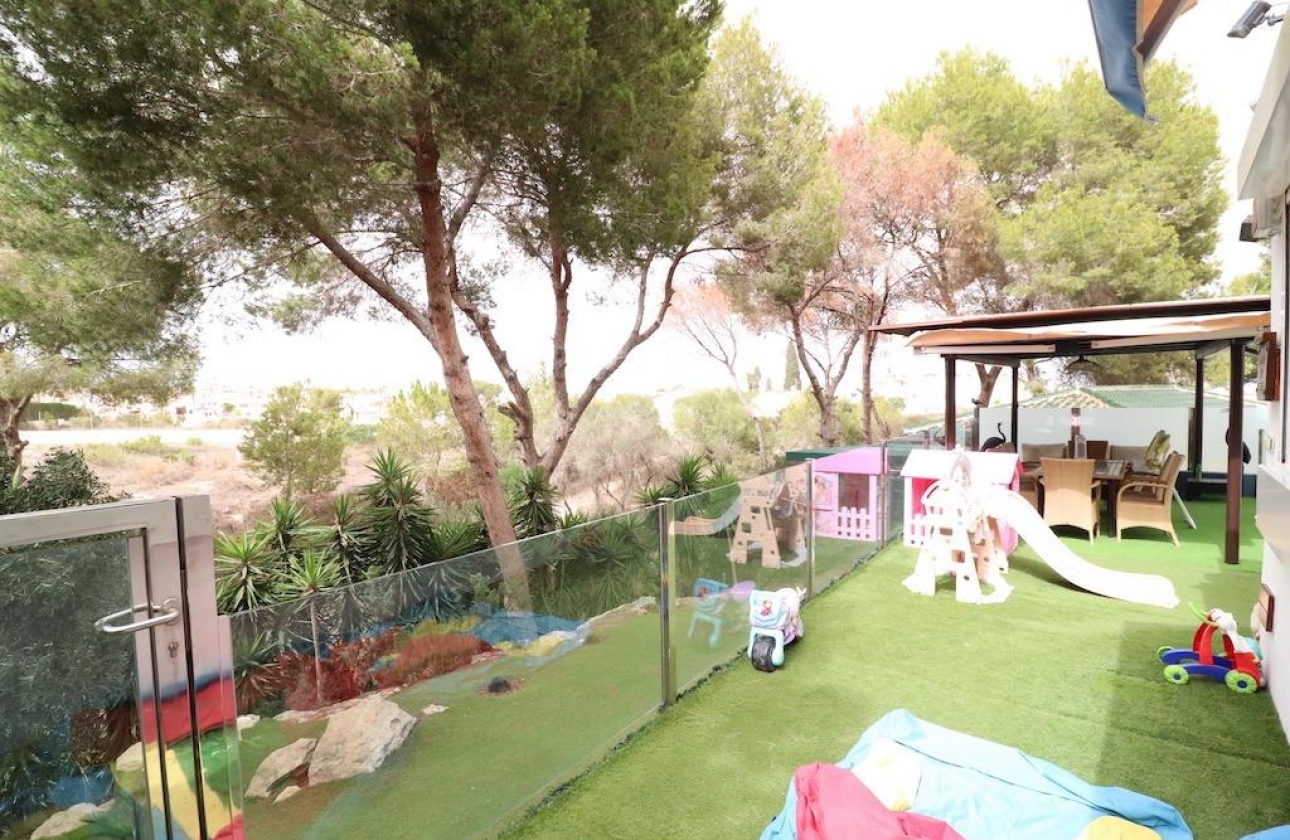 Rynek wtórny - Villa - Orihuela Costa - Montezenia