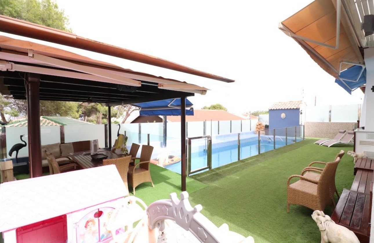 Rynek wtórny - Villa - Orihuela Costa - Montezenia