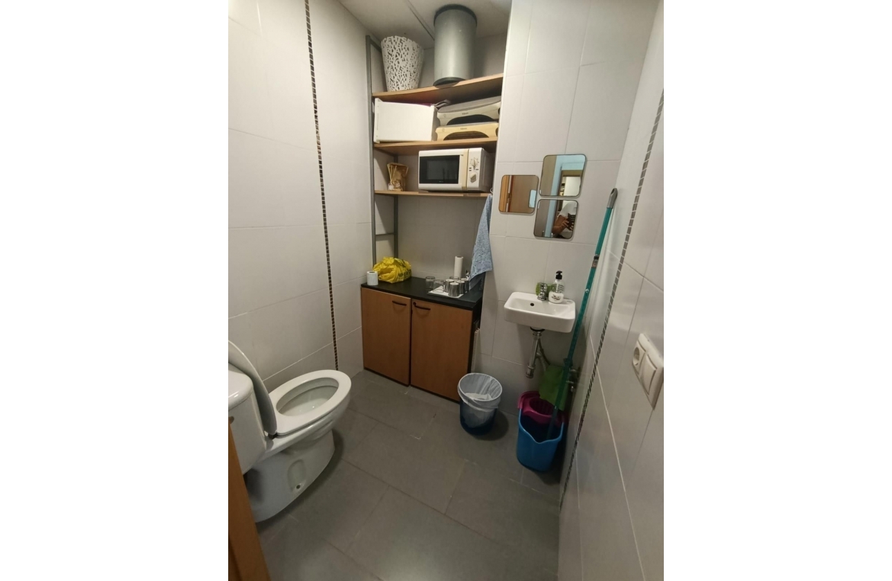 Wynajem długoterminowy - Oficinas - Torrevieja - Centro