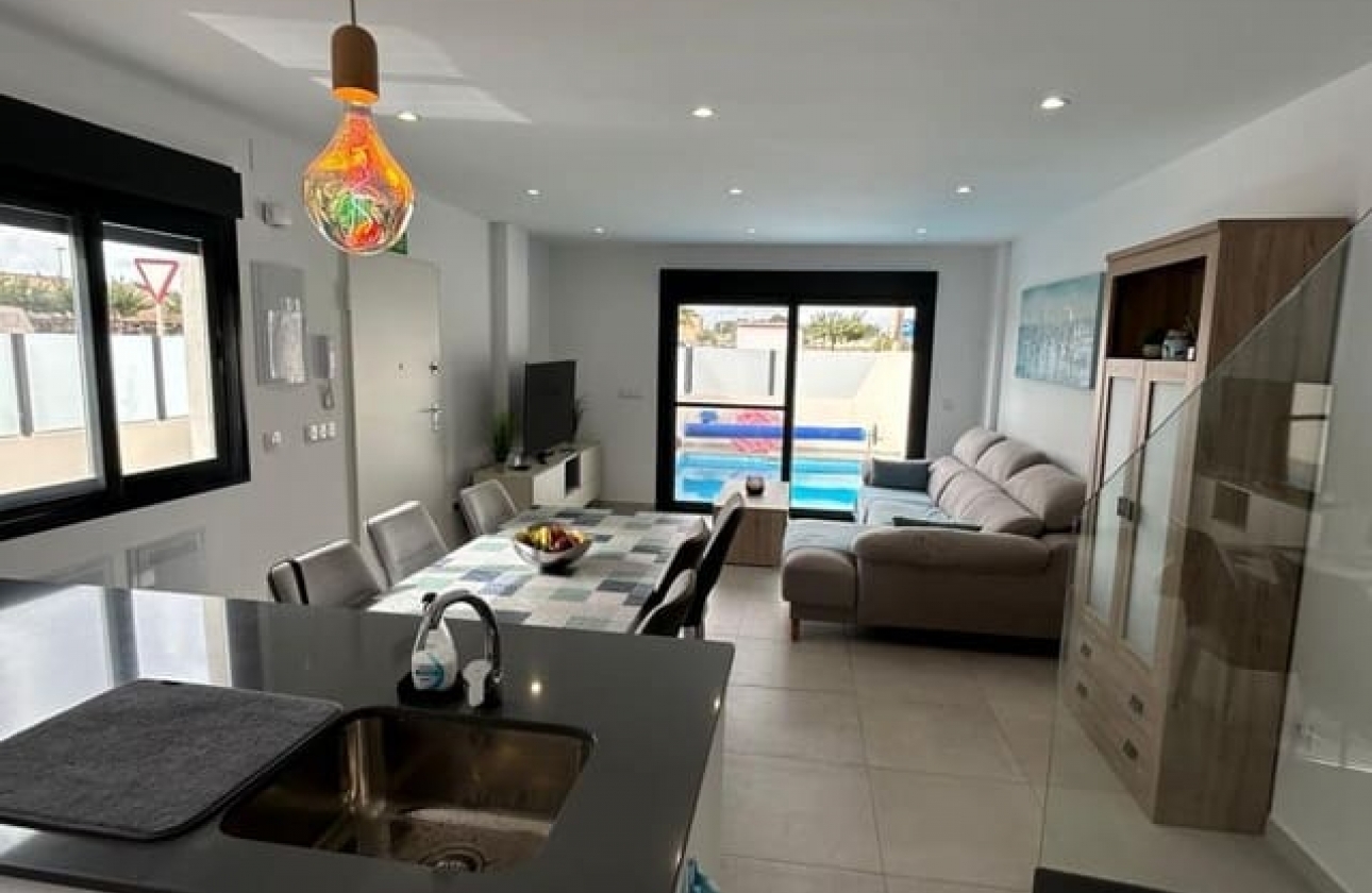 Reventa - Pareado - Santiago de la Ribera