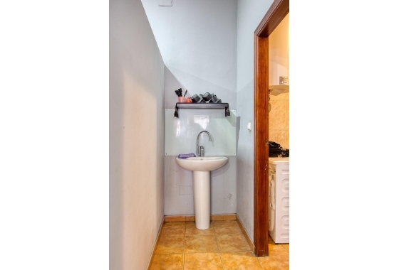 Rynek wtórny - Nieruchomość komercyjna - Torrevieja - La Mata