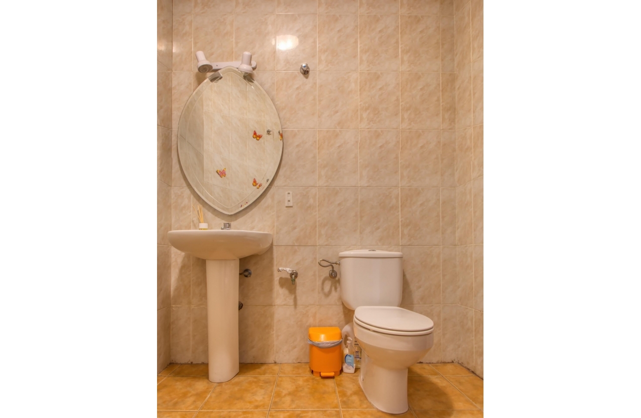 Rynek wtórny - Nieruchomość komercyjna - Torrevieja - La Mata