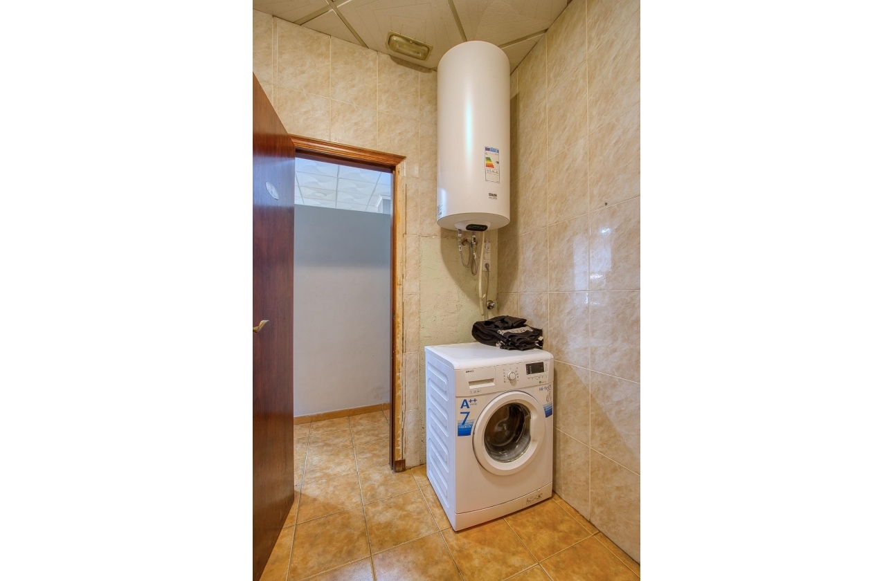 Rynek wtórny - Nieruchomość komercyjna - Torrevieja - La Mata