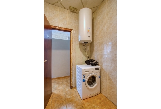 Rynek wtórny - Nieruchomość komercyjna - Torrevieja - La Mata