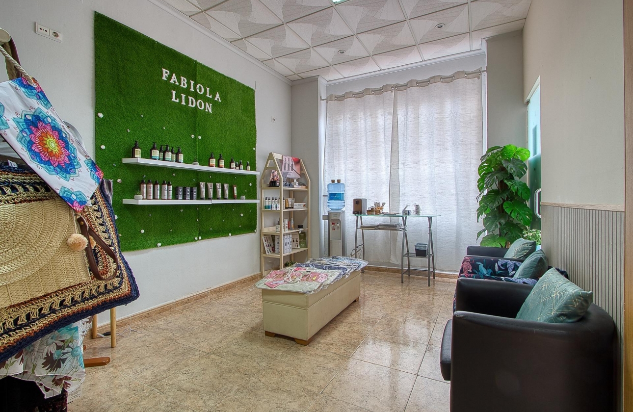 Rynek wtórny - Nieruchomość komercyjna - Torrevieja - La Mata