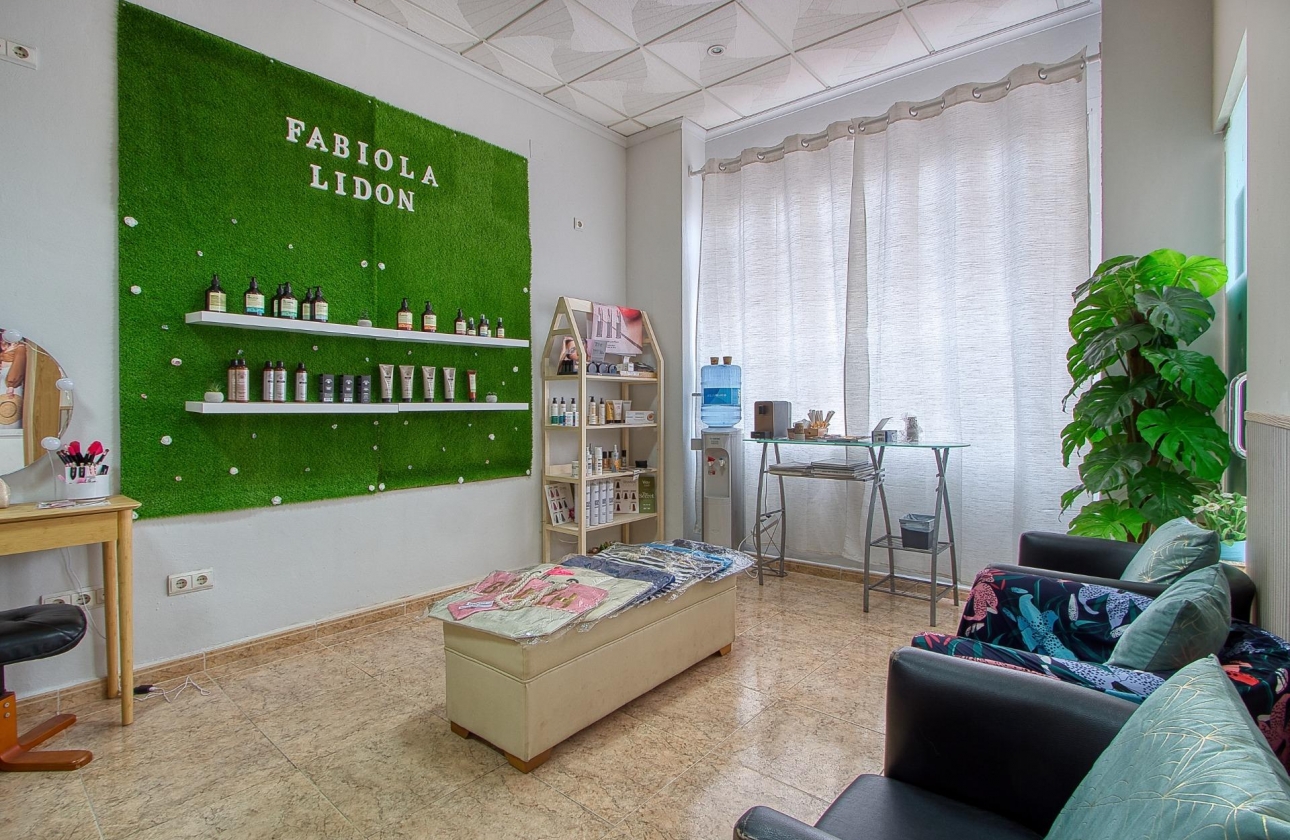 Rynek wtórny - Nieruchomość komercyjna - Torrevieja - La Mata