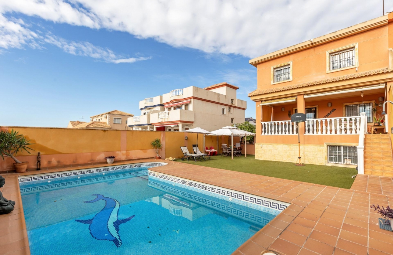 Resale - Semi-detached - Torrevieja - Aguas Nuevas
