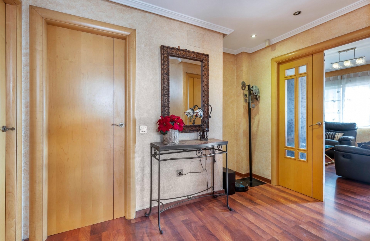 Resale - Semi-detached - Torrevieja - Aguas Nuevas