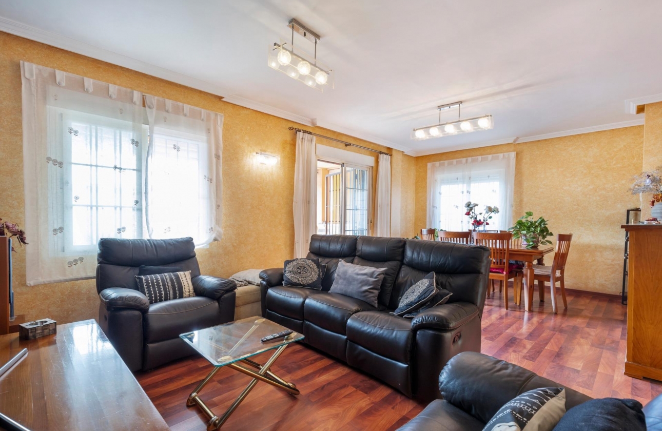 Resale - Semi-detached - Torrevieja - Aguas Nuevas