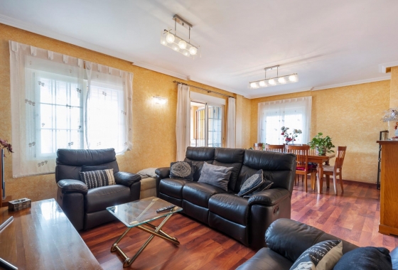 Resale - Semi-detached - Torrevieja - Aguas Nuevas