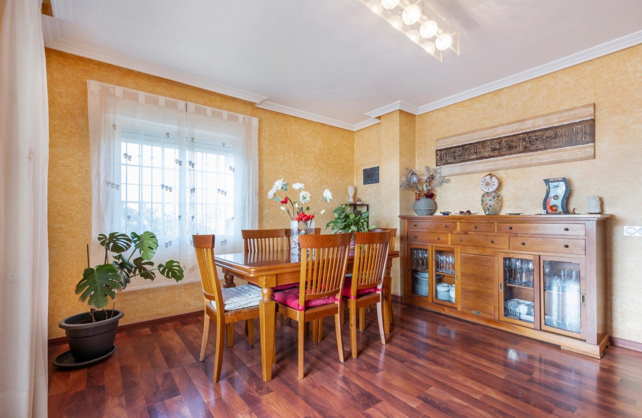 Resale - Semi-detached - Torrevieja - Aguas Nuevas