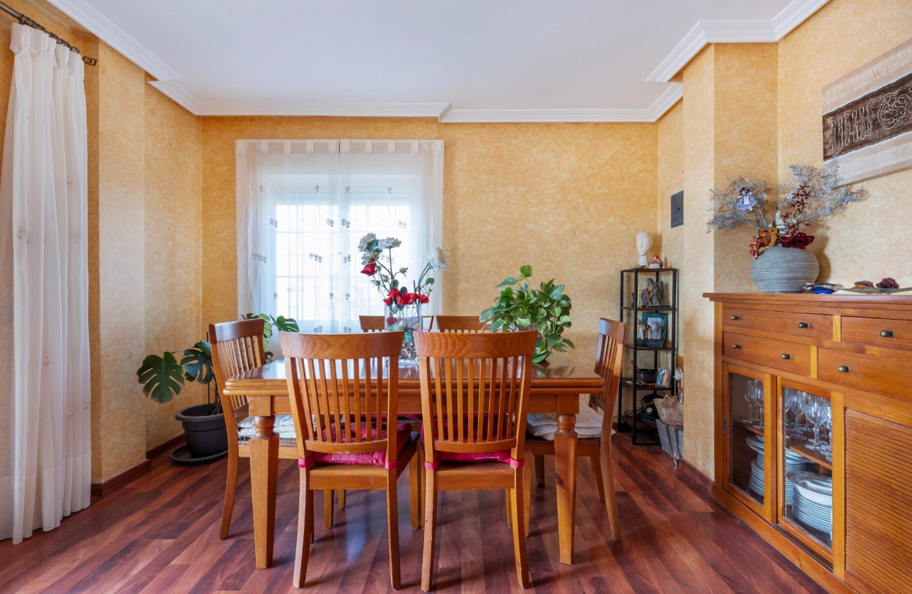 Resale - Semi-detached - Torrevieja - Aguas Nuevas