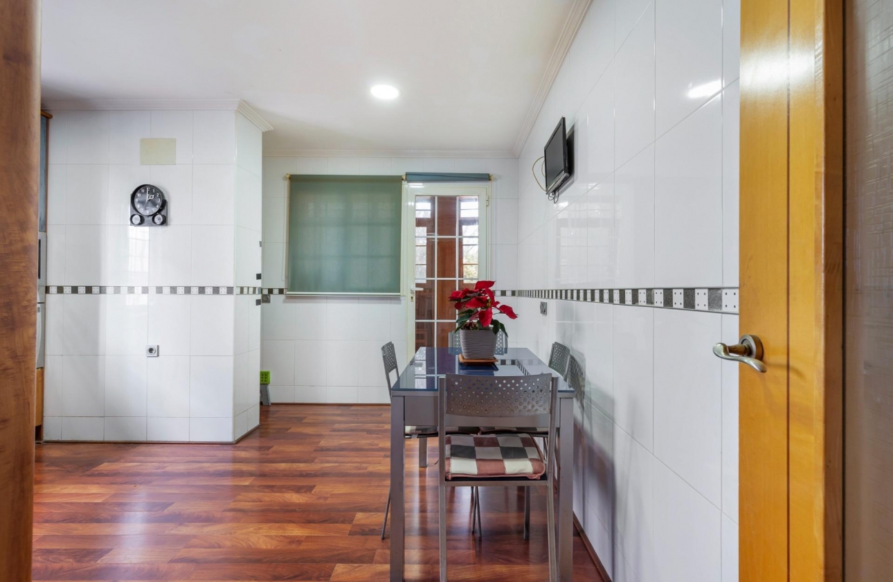 Resale - Semi-detached - Torrevieja - Aguas Nuevas