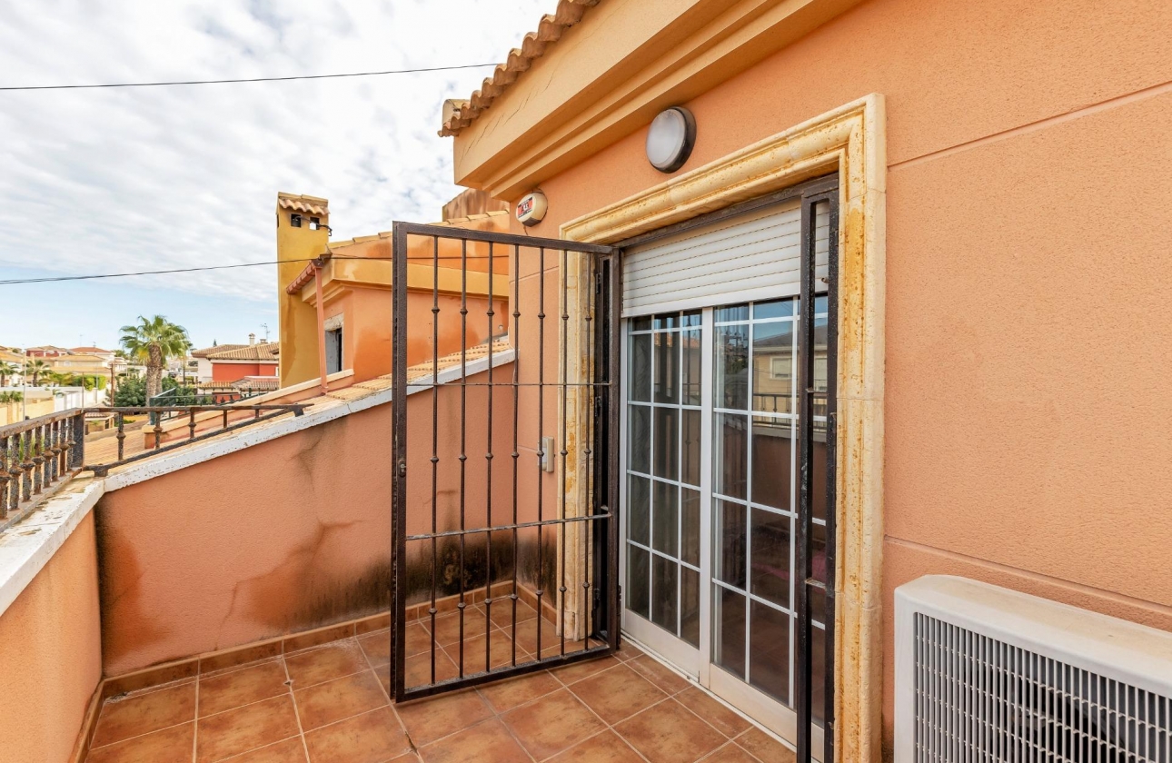 Resale - Semi-detached - Torrevieja - Aguas Nuevas
