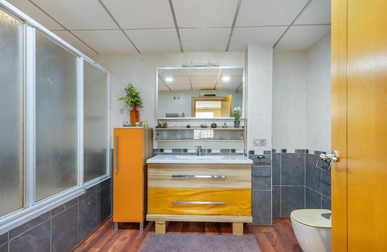 Resale - Semi-detached - Torrevieja - Aguas Nuevas