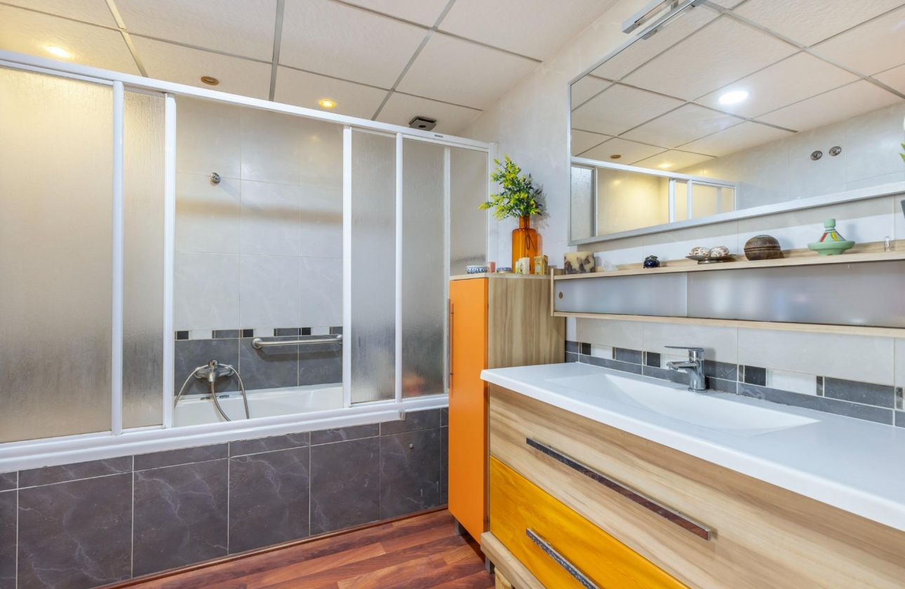 Resale - Semi-detached - Torrevieja - Aguas Nuevas