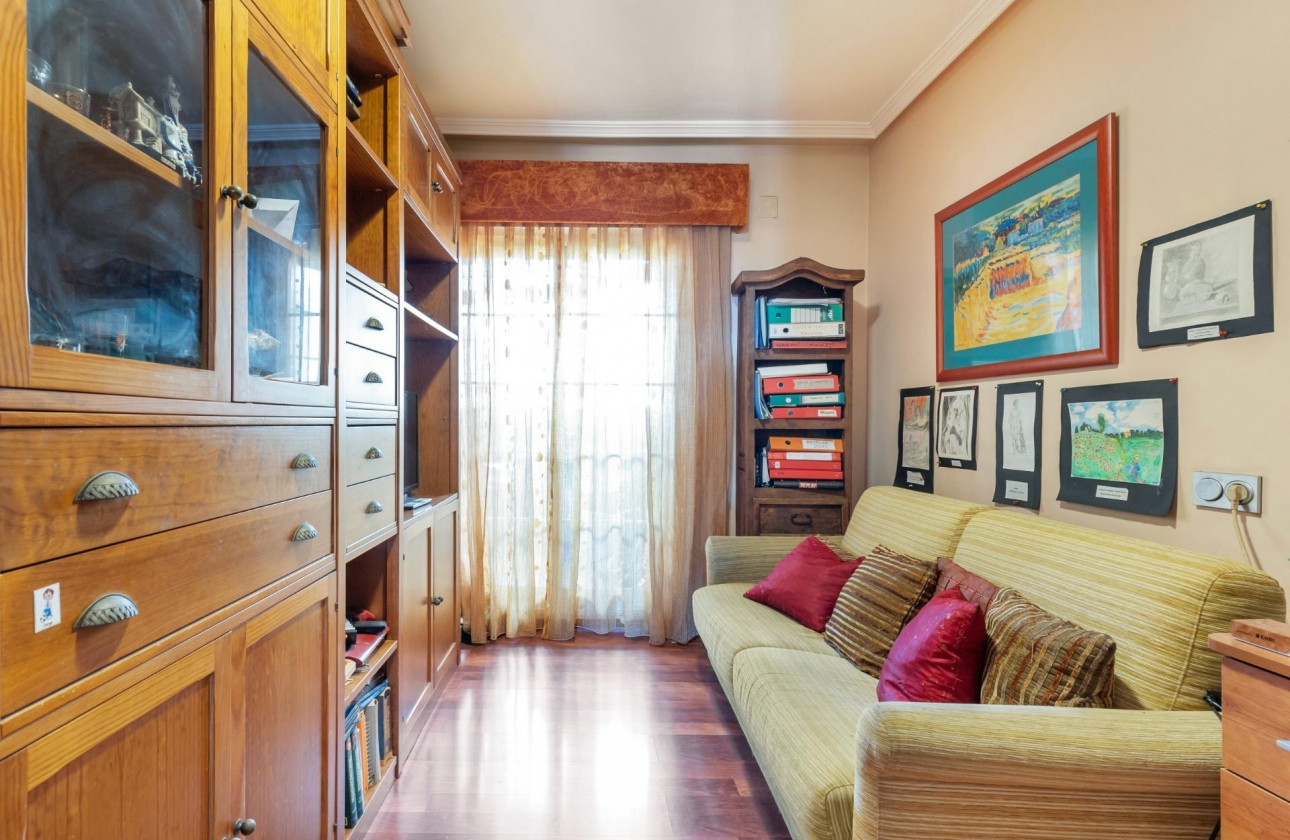 Resale - Semi-detached - Torrevieja - Aguas Nuevas