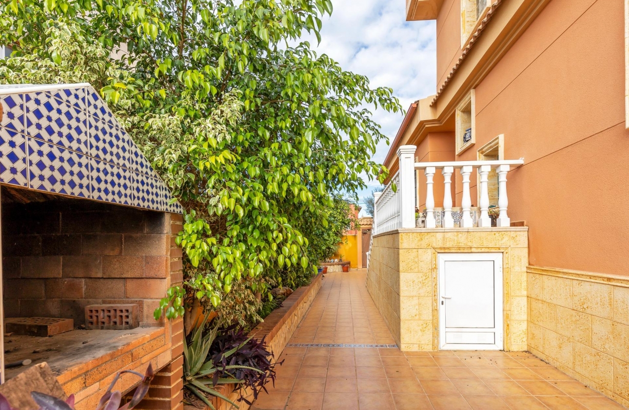 Resale - Semi-detached - Torrevieja - Aguas Nuevas