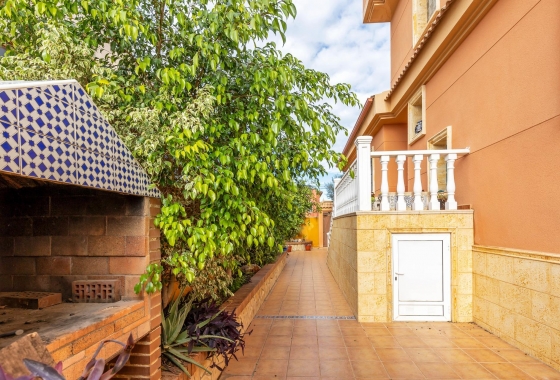 Resale - Semi-detached - Torrevieja - Aguas Nuevas