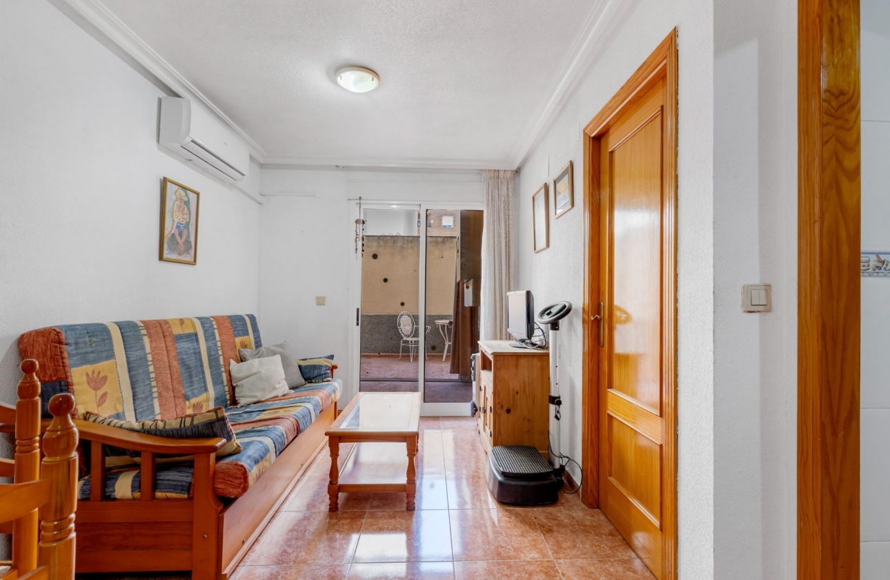 Resale - Apartment - Torrevieja - Estacion de autobuses