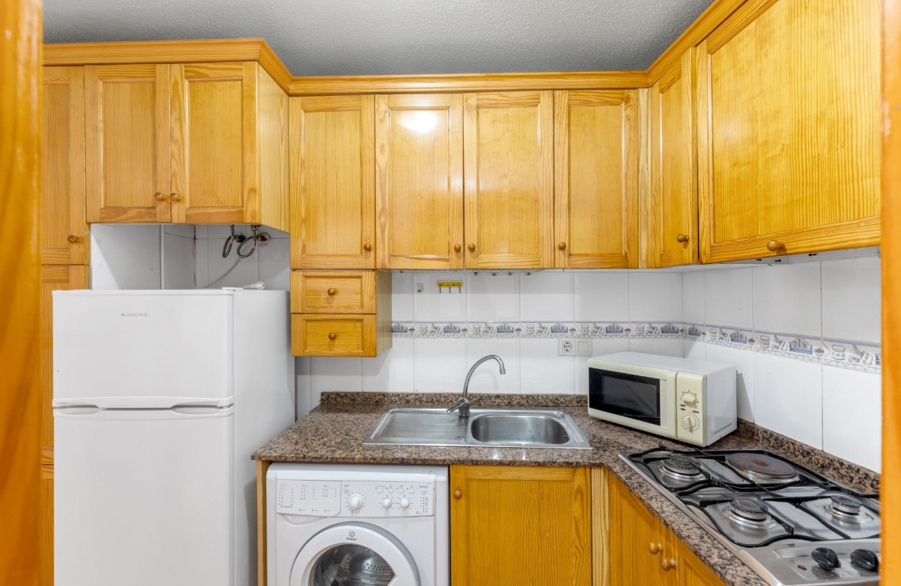 Resale - Apartment - Torrevieja - Estacion de autobuses