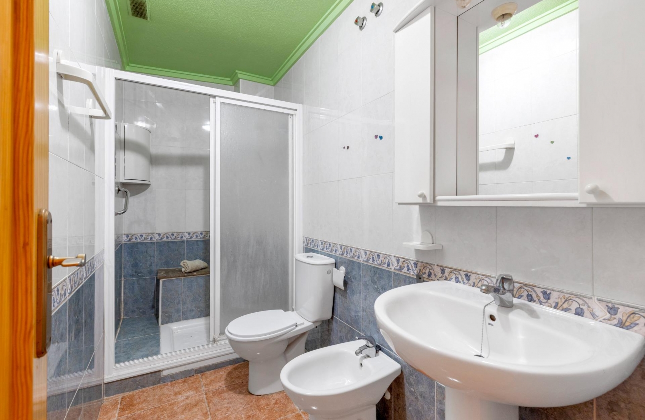 Resale - Apartment - Torrevieja - Estacion de autobuses