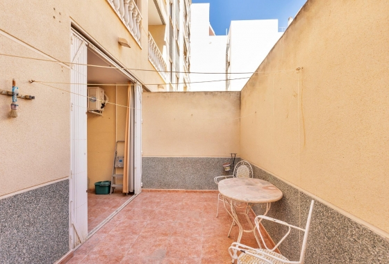 Resale - Apartment - Torrevieja - Estacion de autobuses