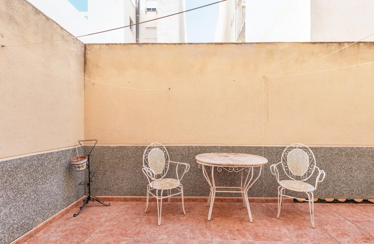 Resale - Apartment - Torrevieja - Estacion de autobuses