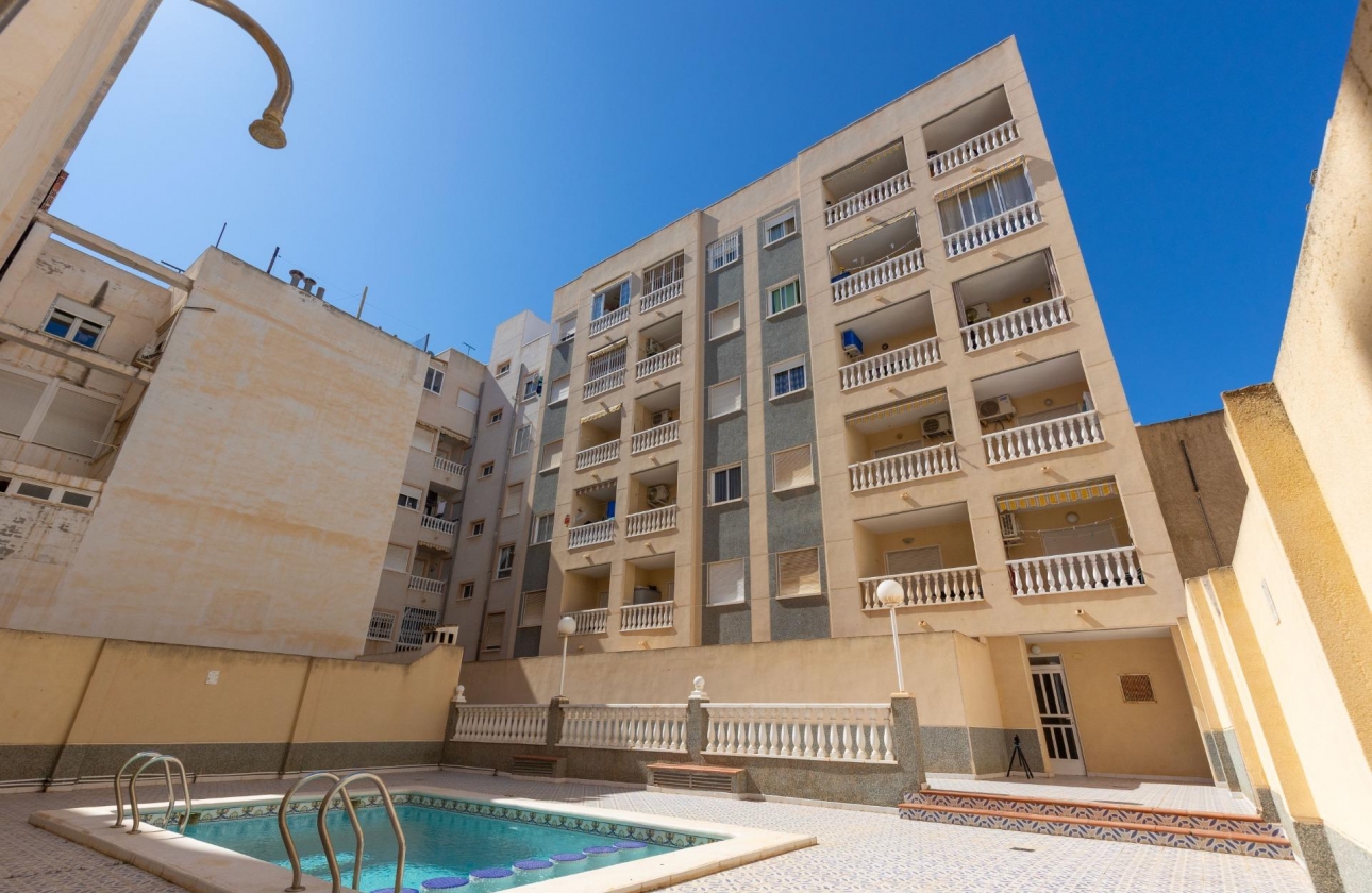 Resale - Apartment - Torrevieja - Estacion de autobuses