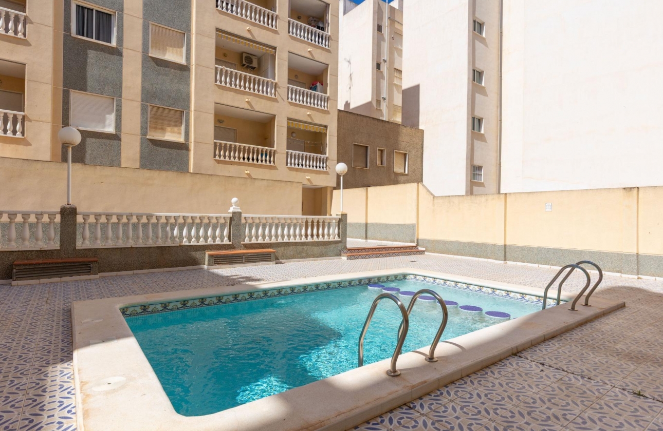 Resale - Apartment - Torrevieja - Estacion de autobuses