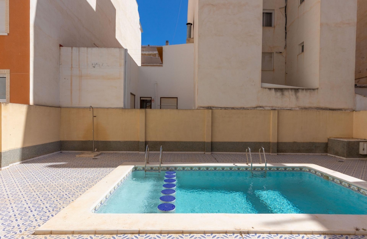 Resale - Apartment - Torrevieja - Estacion de autobuses