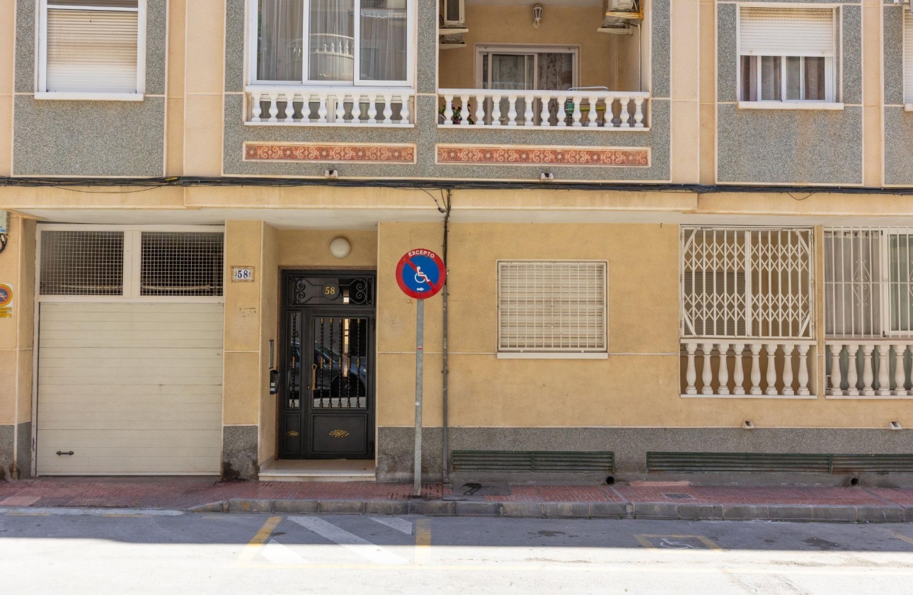 Resale - Apartment - Torrevieja - Estacion de autobuses