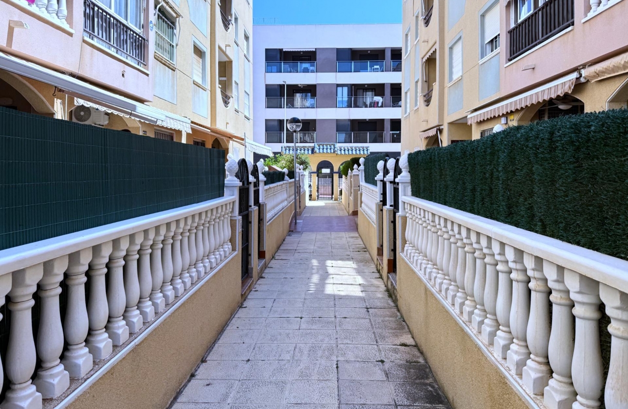 Resale - Apartment - Torrevieja - La Mata
