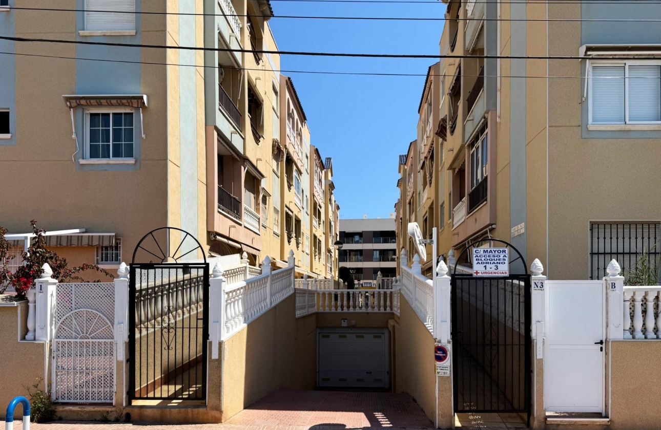 Resale - Apartment - Torrevieja - La Mata