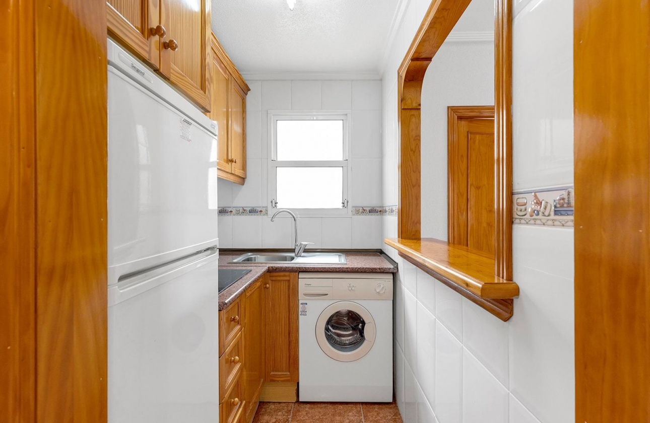 Resale - Apartment - Torrevieja - Estacion de autobuses