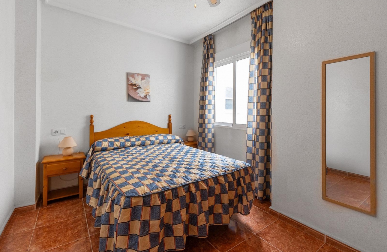 Resale - Apartment - Torrevieja - Estacion de autobuses