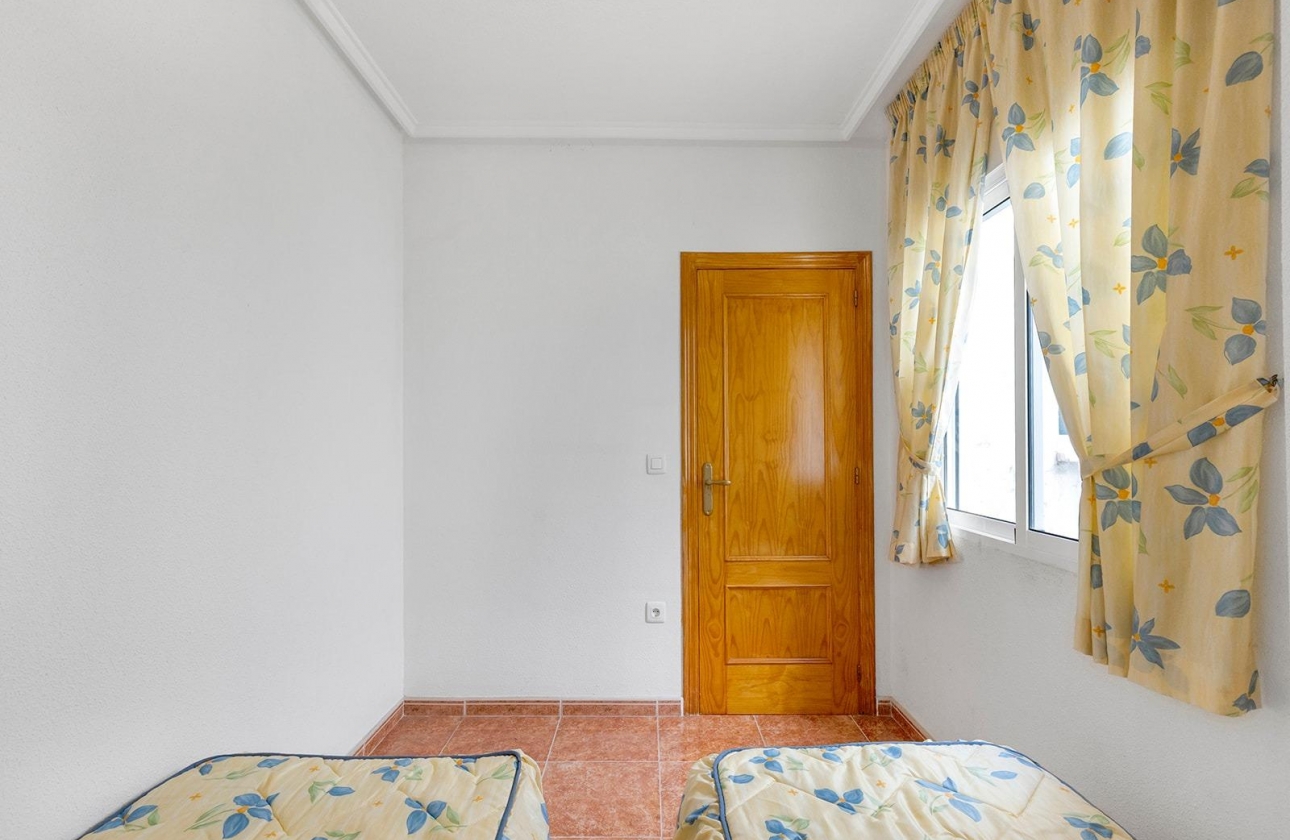 Resale - Apartment - Torrevieja - Estacion de autobuses