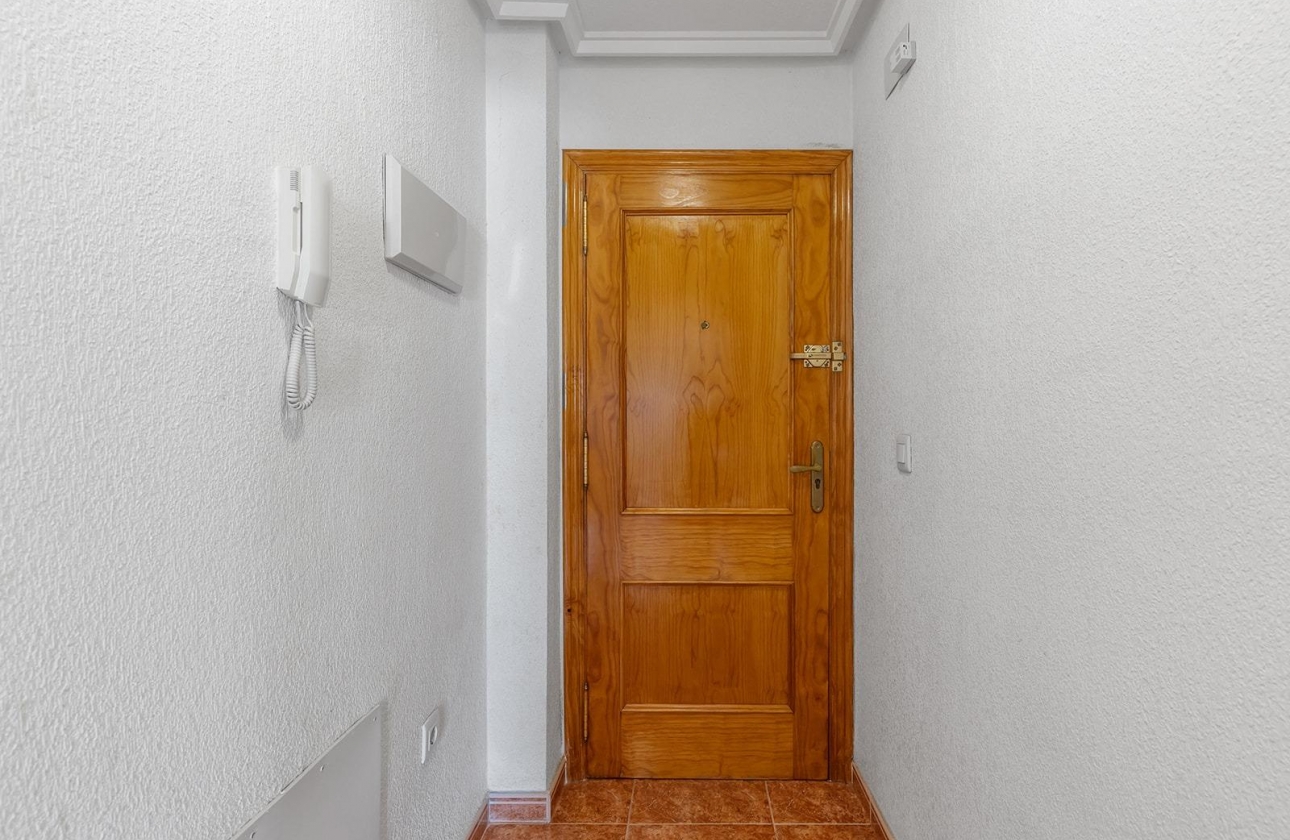 Resale - Apartment - Torrevieja - Estacion de autobuses