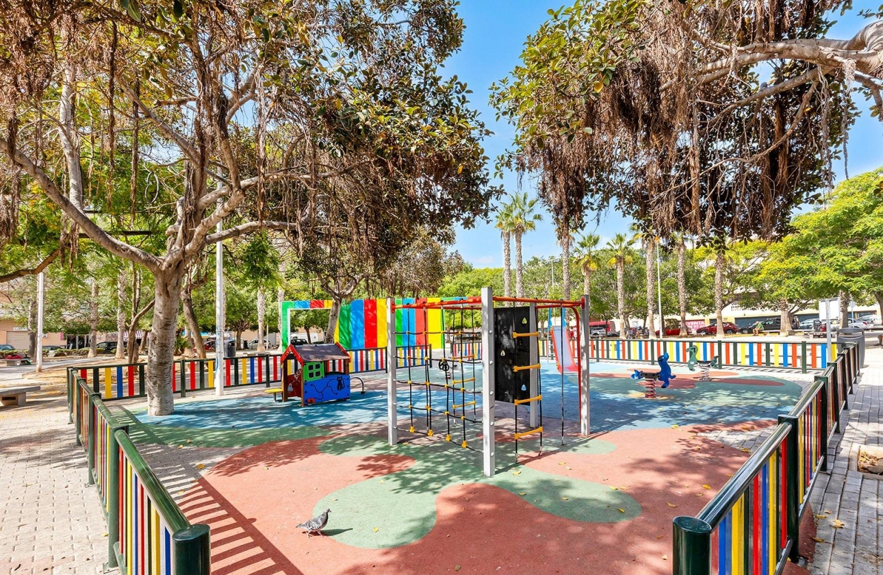 Resale - Apartment - Torrevieja - Estacion de autobuses