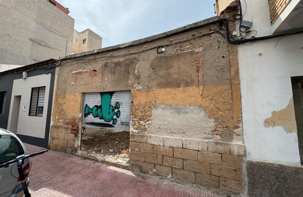 Reventa - Parcela / Terreno - Torrevieja - Centro