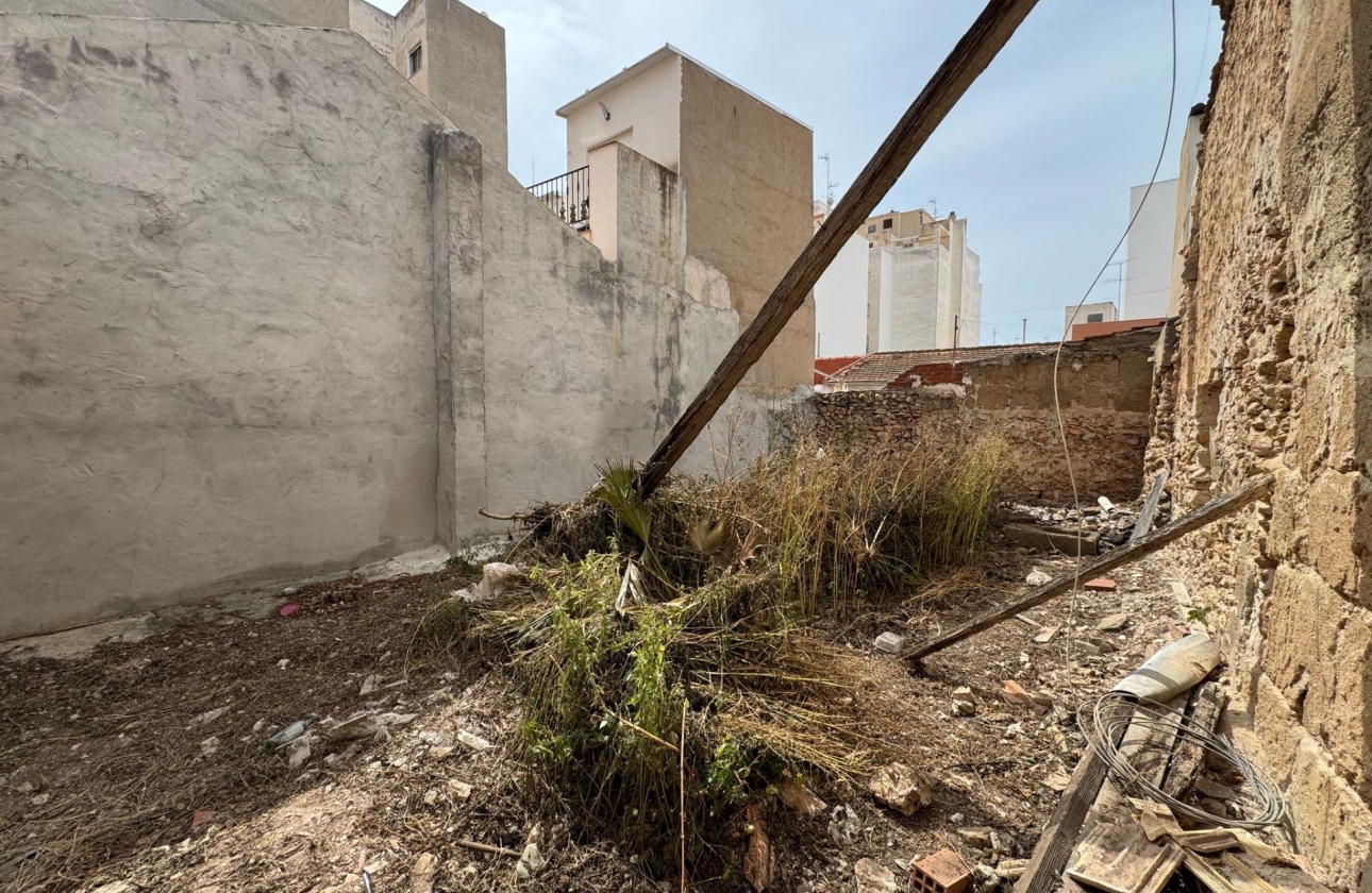 Reventa - Parcela / Terreno - Torrevieja - Centro