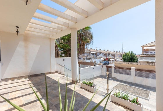 Rynek wtórny - Villa - Torrevieja - Aguas Nuevas