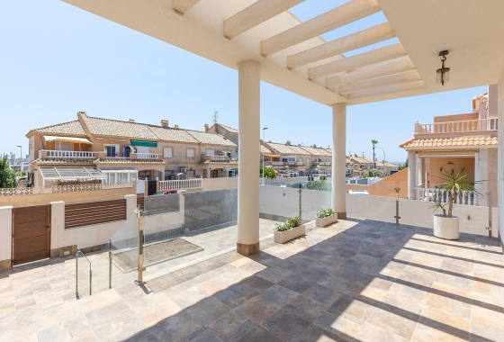 Rynek wtórny - Villa - Torrevieja - Aguas Nuevas