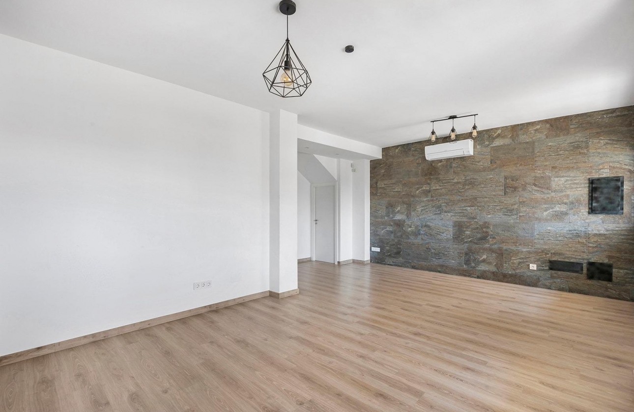 Rynek wtórny - Villa - Torrevieja - Aguas Nuevas