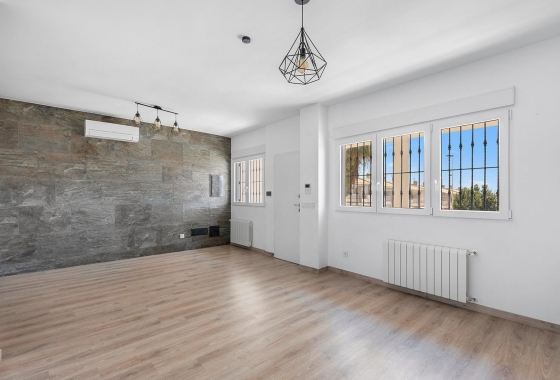 Rynek wtórny - Villa - Torrevieja - Aguas Nuevas