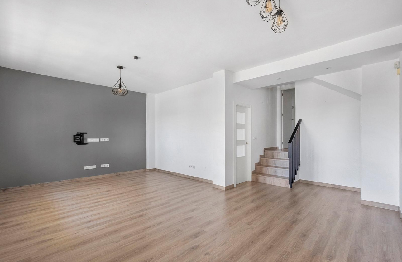 Rynek wtórny - Villa - Torrevieja - Aguas Nuevas