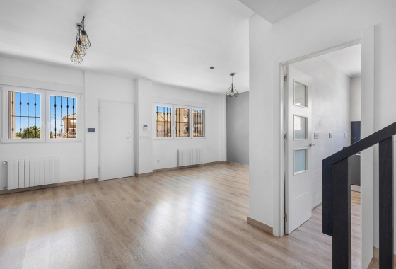 Rynek wtórny - Villa - Torrevieja - Aguas Nuevas